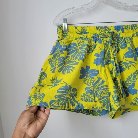 STYLE & CO Mid Rise Tie Waist Yellow Breeze Shorts Size Small - Picture 3 of 7
